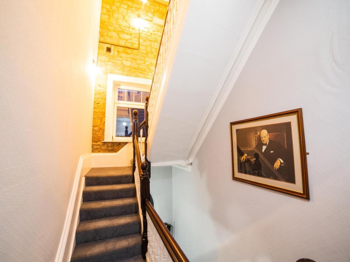 Churchill'S Hotel Wombwell Exteriör bild